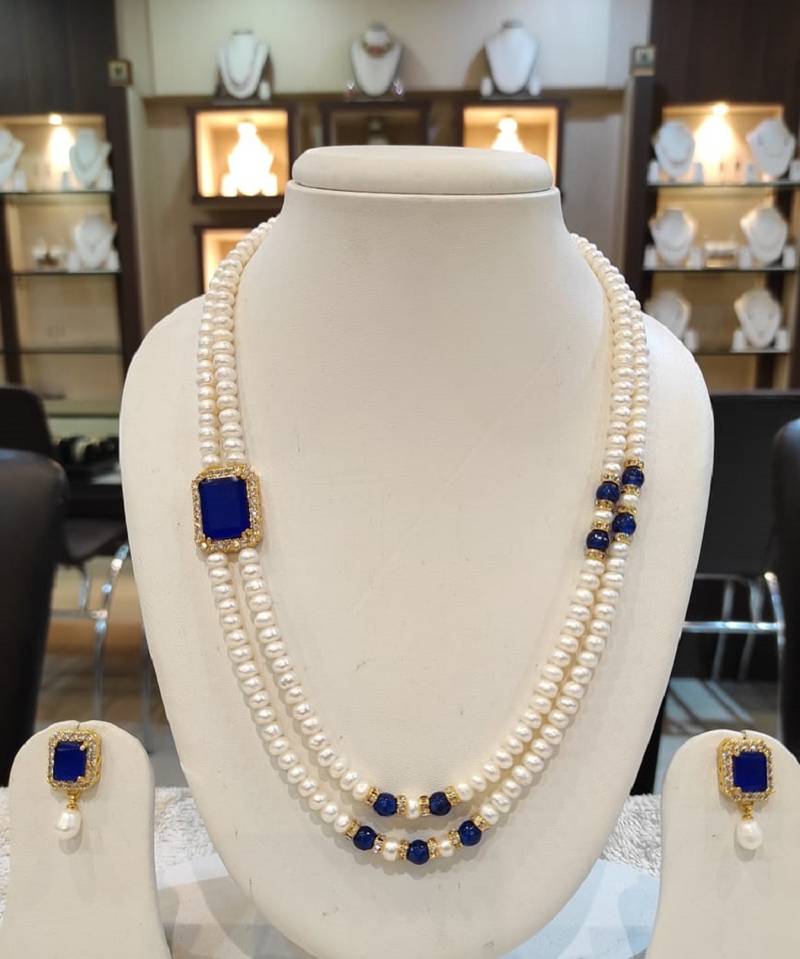 Multicolor pearl necklaces