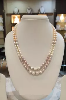 Multicolor pearl necklaces