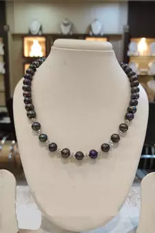 Black pearl necklaces