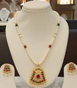 Multicolor pearl necklaces