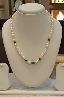Multicolor pearl necklaces
