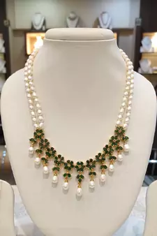 Multicolor pearl necklaces