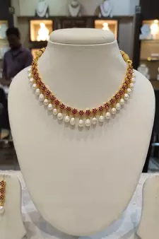 Multicolor pearl necklaces