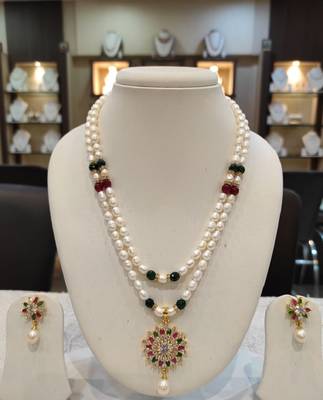 Multicolor pearl necklaces 1