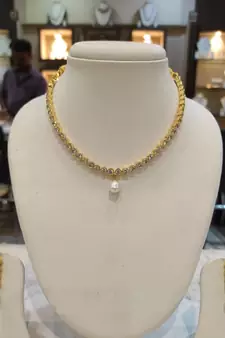 Multicolor pearl necklaces