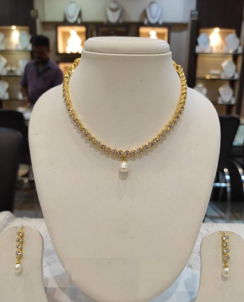 Multicolor pearl necklaces