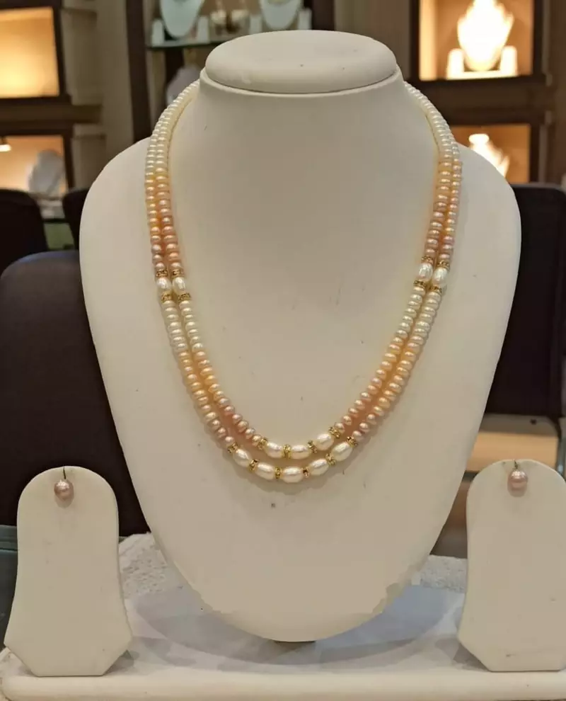 Multicolor pearl necklaces