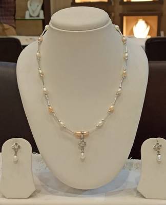 Multicolor pearl necklaces 1