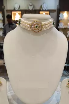 Multicolor pearl chokers