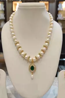Multicolor pearl necklaces