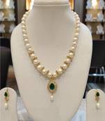 Multicolor pearl necklaces