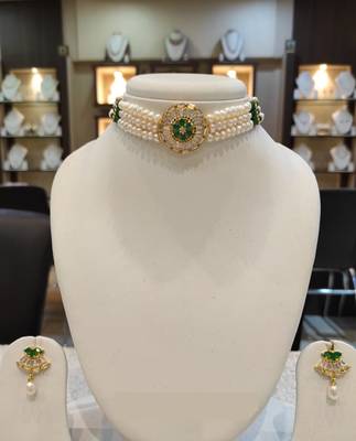 Multicolor pearl chokers 1