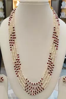 Multicolor pearl necklaces