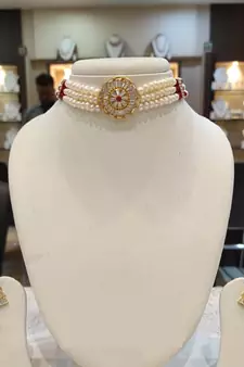 Multicolor pearl chokers
