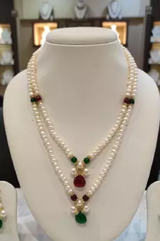 Multicolor pearl necklaces