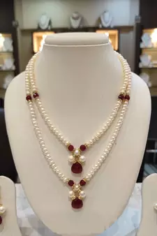 Multicolor pearl necklaces