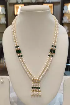 Multicolor pearl necklaces