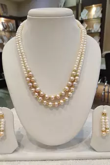 Multicolor pearl necklaces