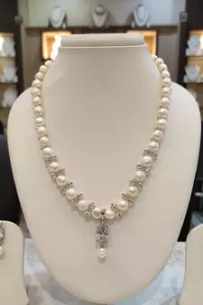 Multicolor pearl necklaces