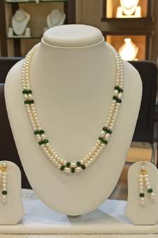 Multicolor pearl necklaces