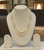 Multicolor pearl necklaces