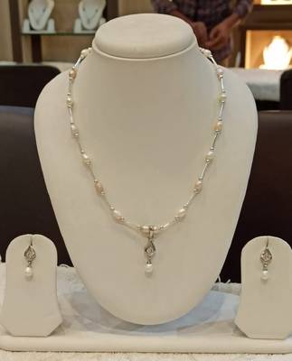 Multicolor pearl necklaces 1