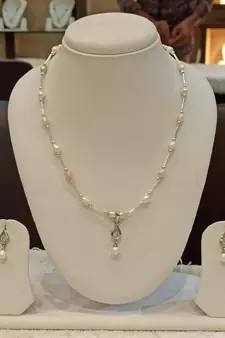 Multicolor pearl necklaces