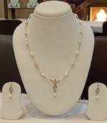 Multicolor pearl necklaces