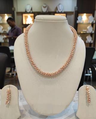 Pink pearl necklaces 1