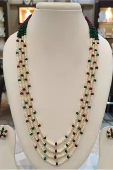 Multicolor pearl necklaces