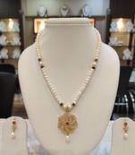 Multicolor pearl necklaces