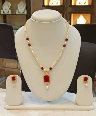 Multicolor pearl necklaces 1