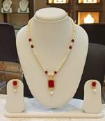 Multicolor pearl necklaces