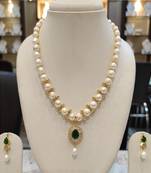 Multicolor pearl necklaces