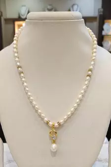 White pearl necklaces