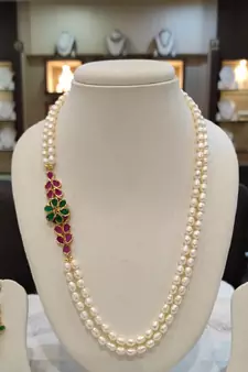 Multicolor pearl necklaces