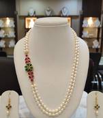 Multicolor pearl necklaces