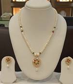 Multicolor pearl necklaces