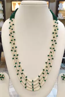 Multicolor pearl necklaces