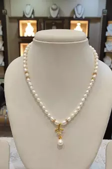 White pearl necklaces
