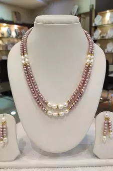 Multicolor pearl necklaces