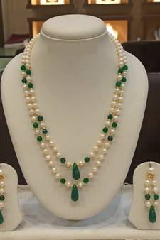 Multicolor pearl necklaces