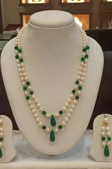 Multicolor pearl necklaces