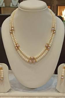 Multicolor pearl necklaces