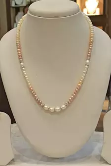 Multicolor pearl necklaces
