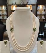 Multicolor pearl necklaces