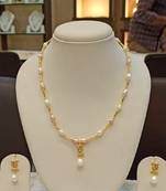 Multicolor pearl necklaces