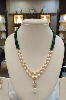 Multicolor pearl necklaces