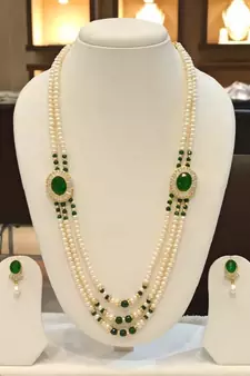 Multicolor pearl necklaces