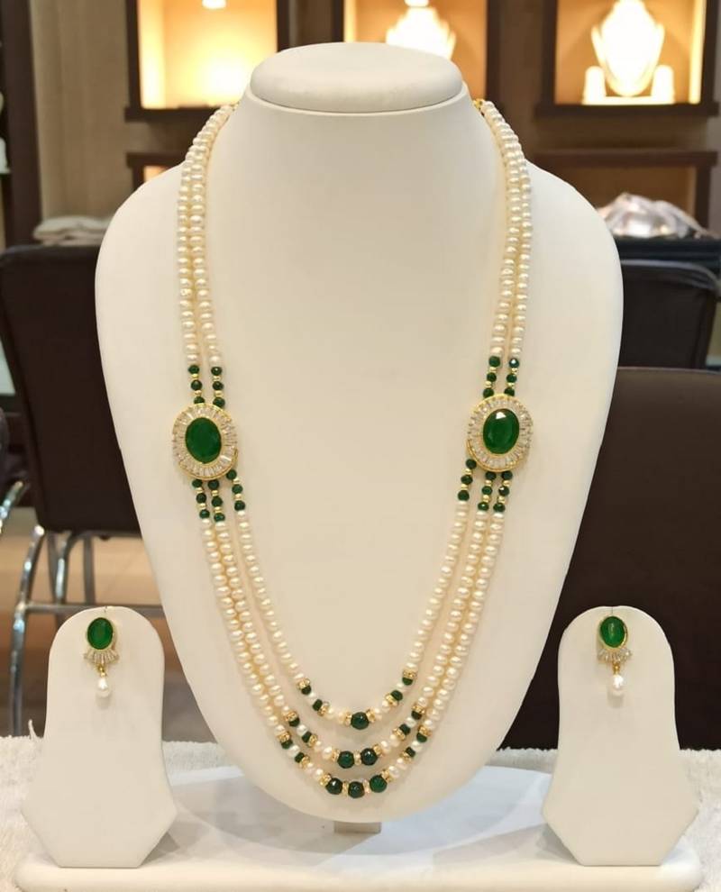 Multicolor pearl necklaces